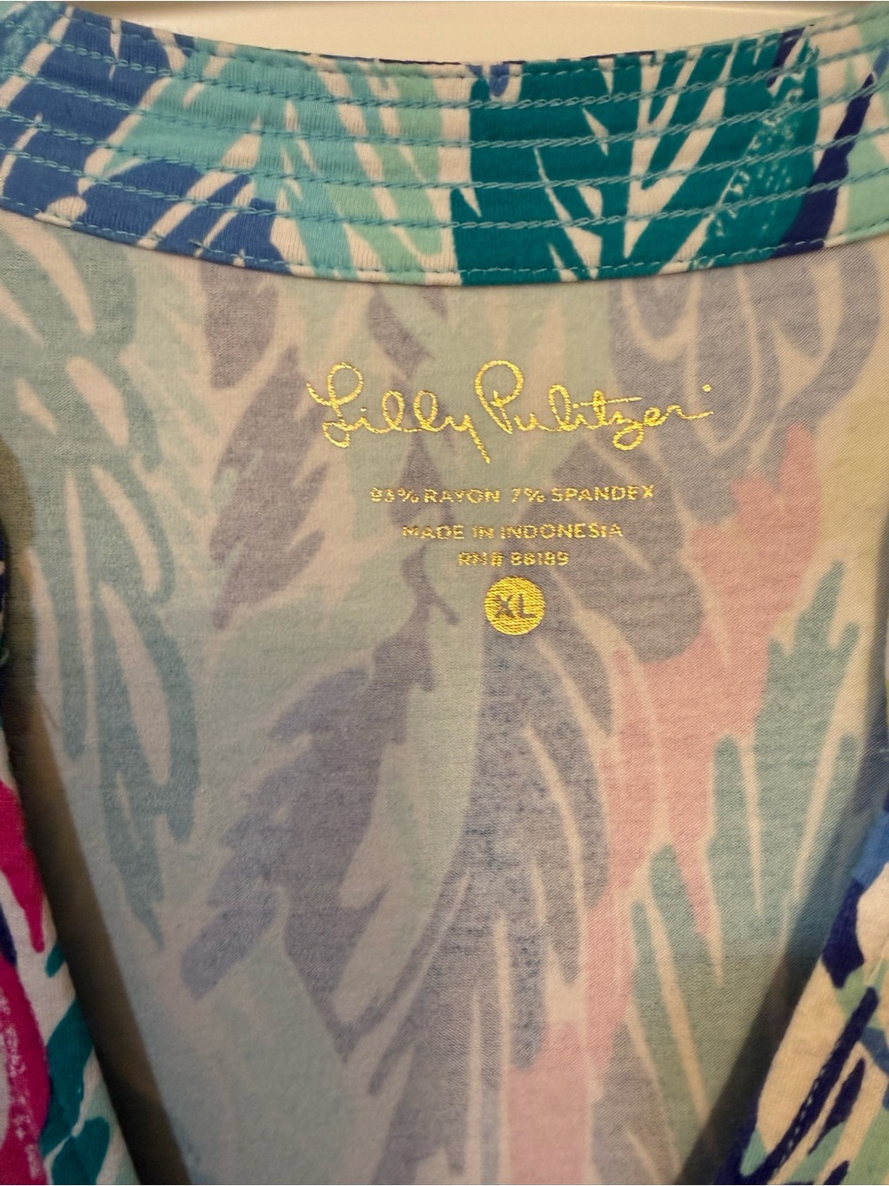 Lilly Pulitzer XL Vero Tunic -Pastel Blue Pink Green Tropical Print Top- - Picture 2 of 4